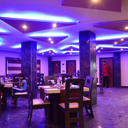 Dolphin Chocolate Inn Chandannagar Екстериор снимка