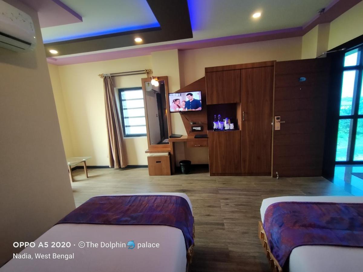 Dolphin Chocolate Inn Chandannagar Екстериор снимка