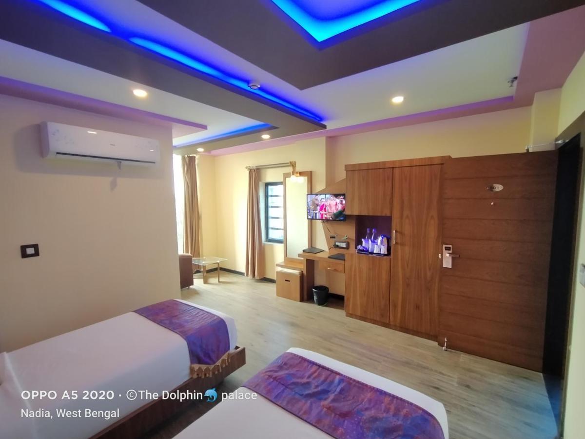 Dolphin Chocolate Inn Chandannagar Екстериор снимка