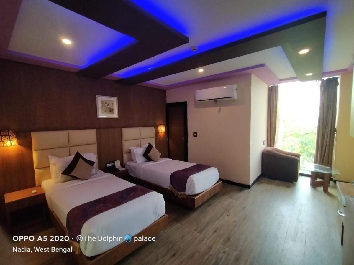 Dolphin Chocolate Inn Chandannagar Екстериор снимка