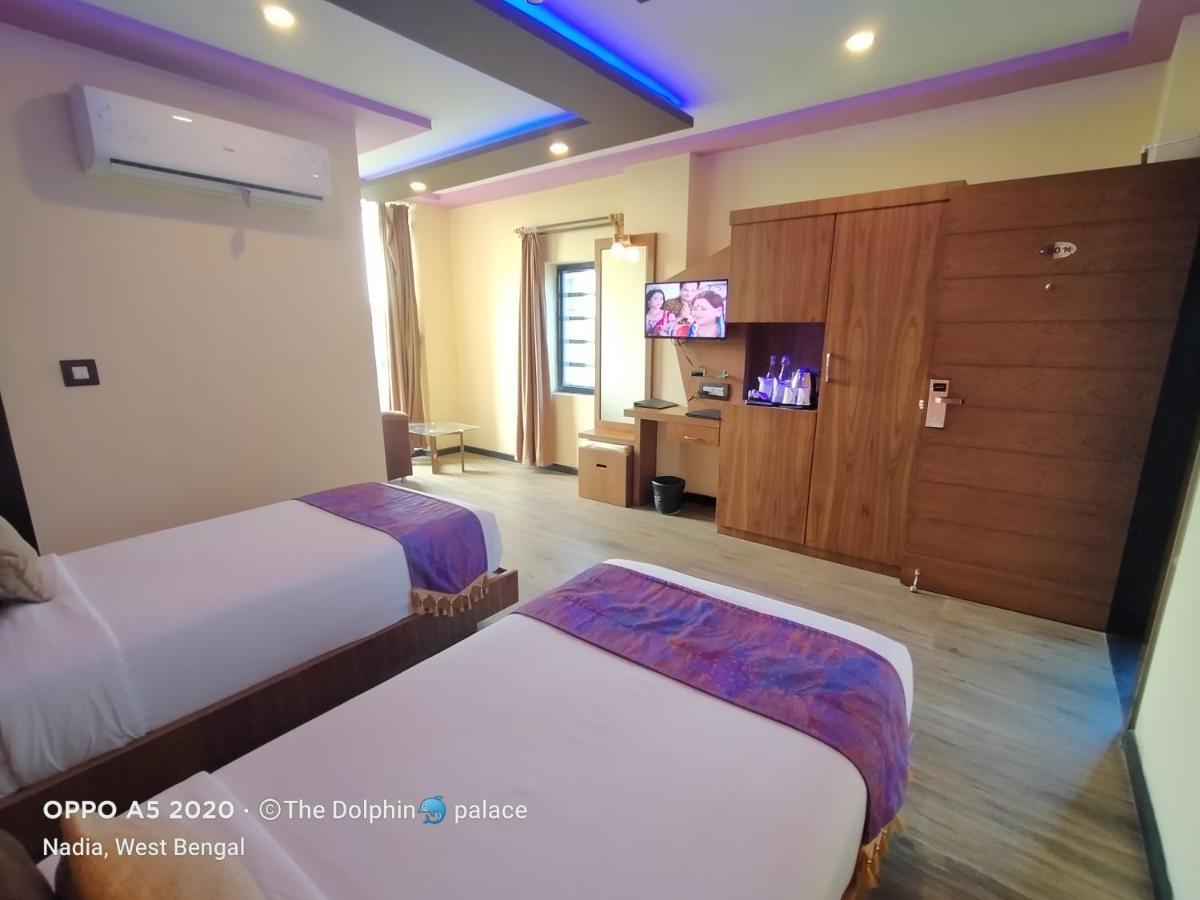 Dolphin Chocolate Inn Chandannagar Екстериор снимка