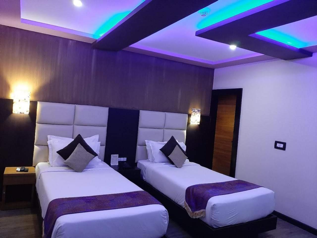 Dolphin Chocolate Inn Chandannagar Екстериор снимка