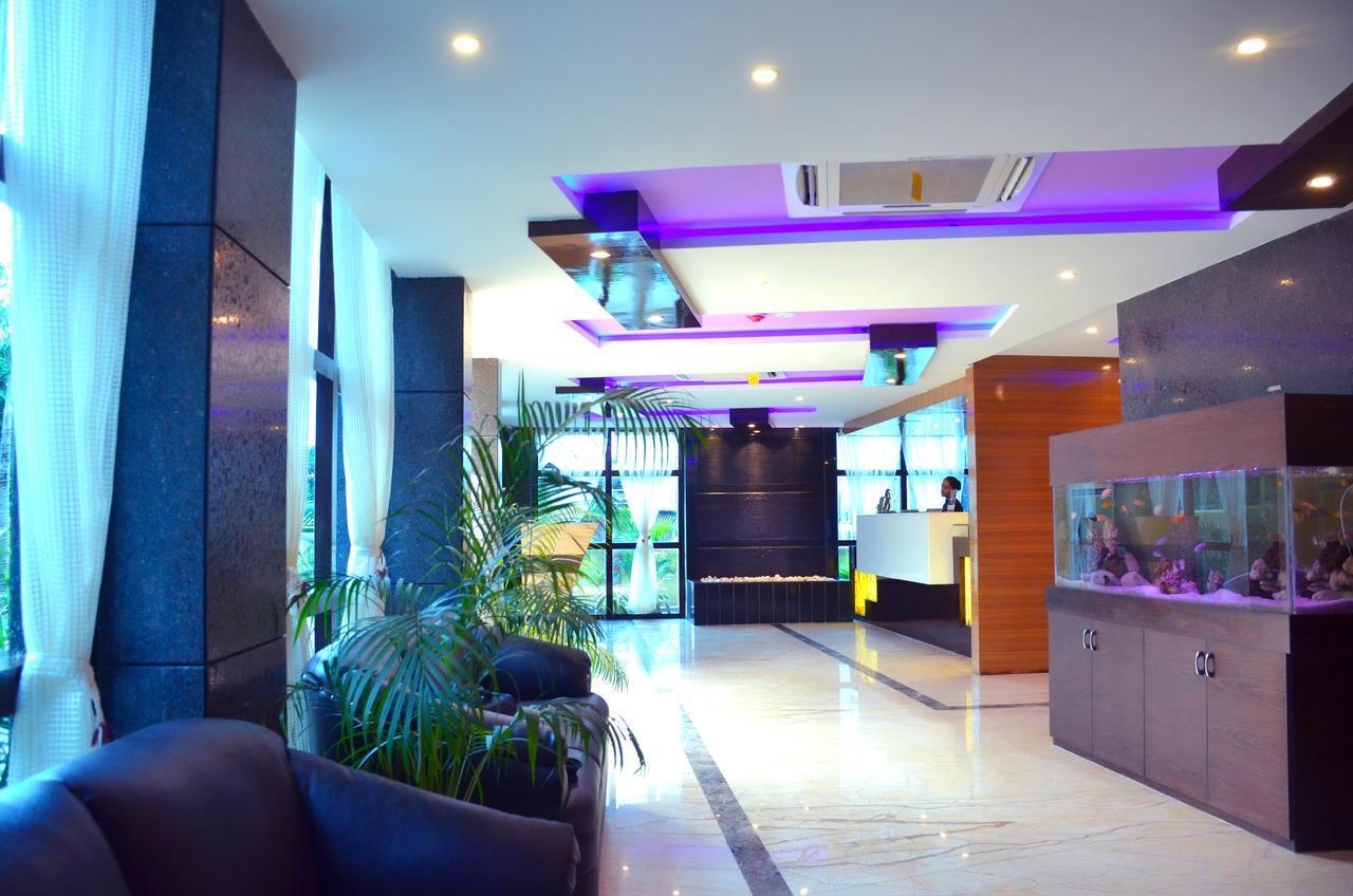 Dolphin Chocolate Inn Chandannagar Екстериор снимка