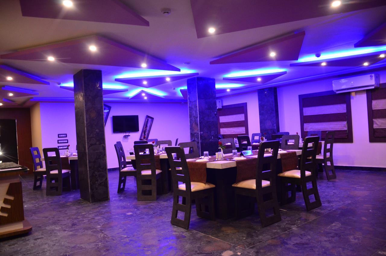 Dolphin Chocolate Inn Chandannagar Екстериор снимка