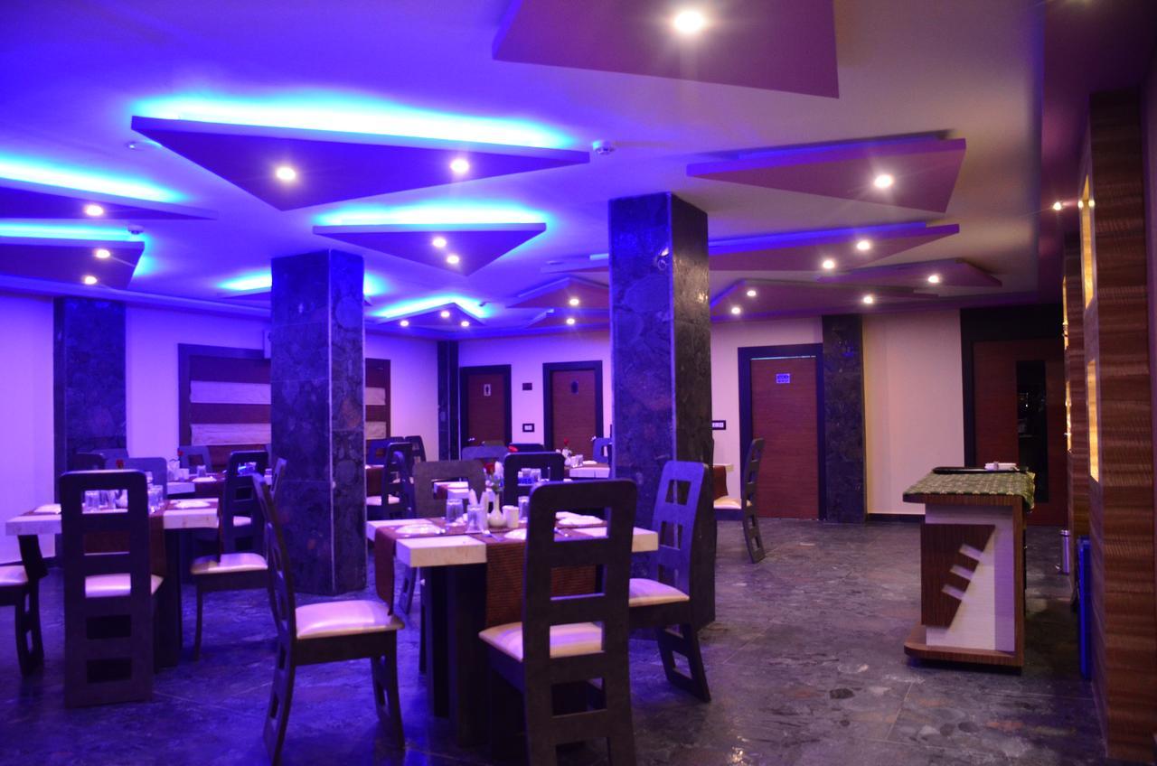 Dolphin Chocolate Inn Chandannagar Екстериор снимка