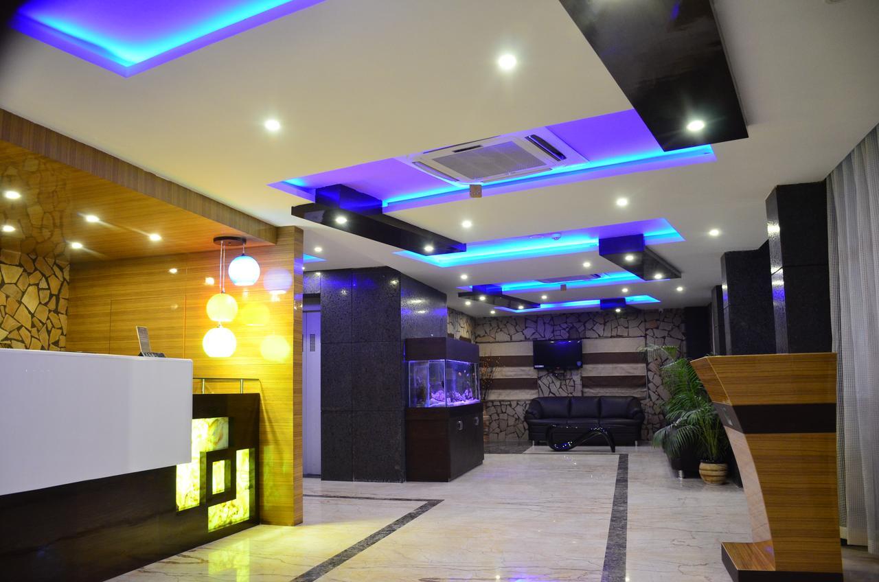Dolphin Chocolate Inn Chandannagar Екстериор снимка