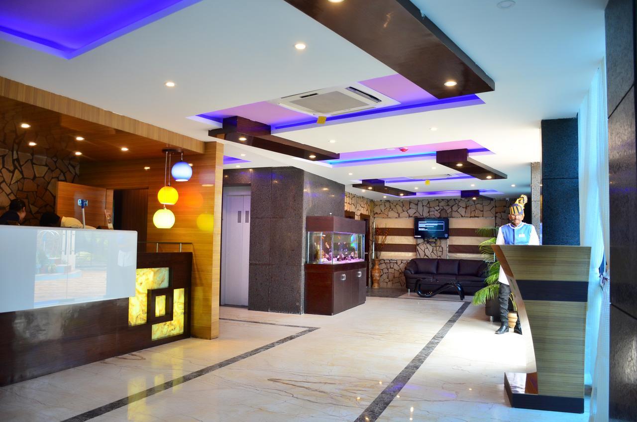 Dolphin Chocolate Inn Chandannagar Екстериор снимка