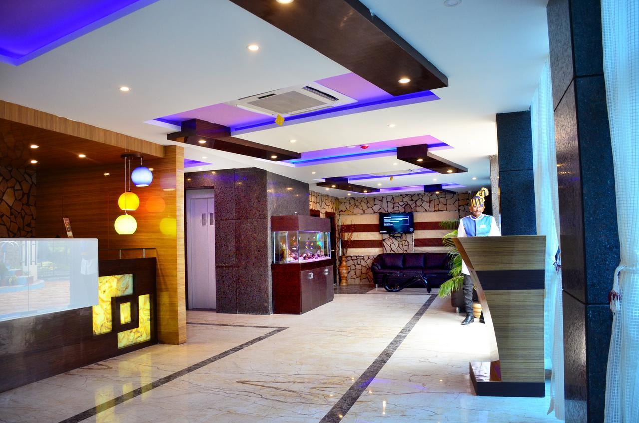 Dolphin Chocolate Inn Chandannagar Екстериор снимка
