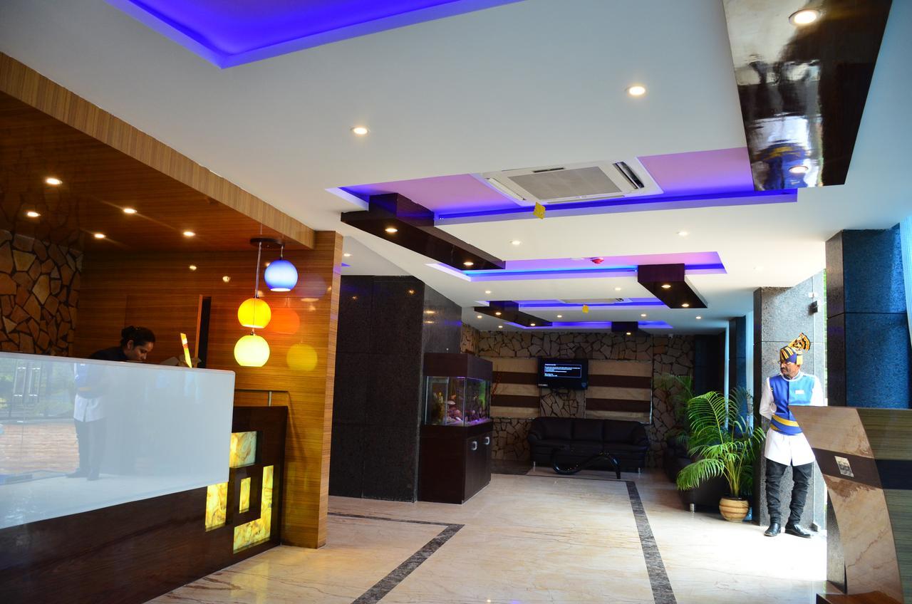 Dolphin Chocolate Inn Chandannagar Екстериор снимка